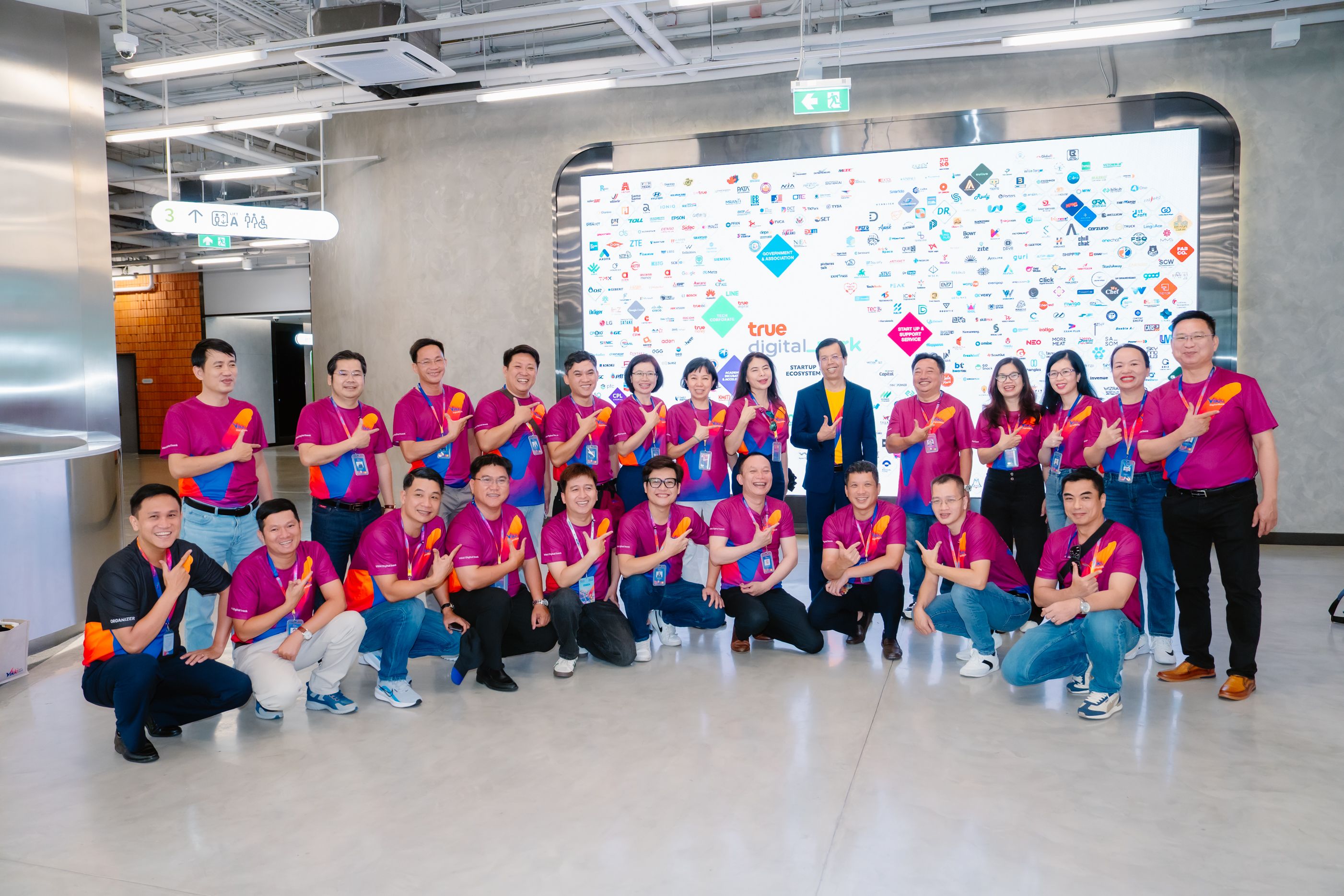 chuyen-bay-vikki-cham-vao-tuong-lai-10.jpg