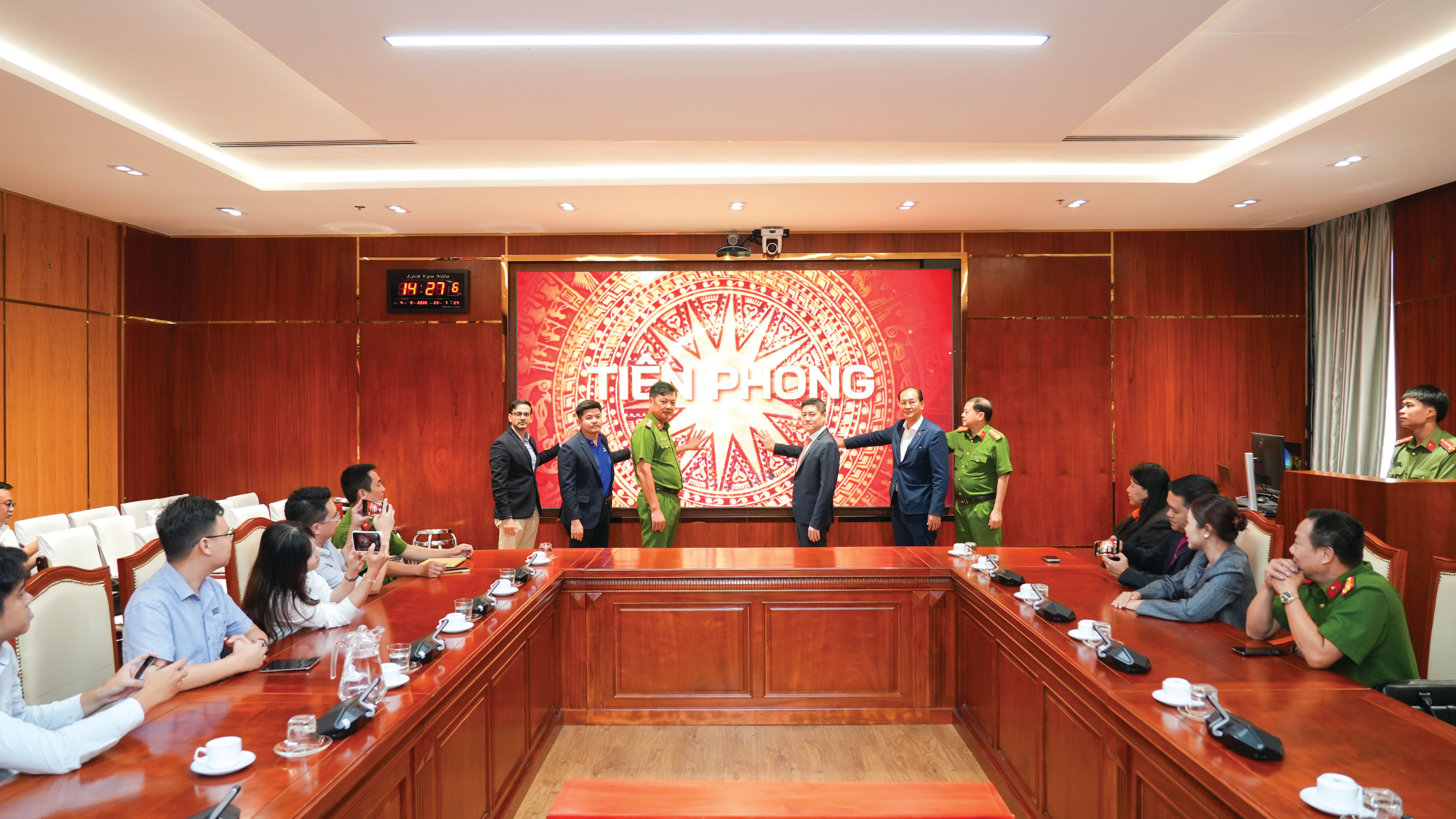 diem-hen-cong-dan-so-1.JPG