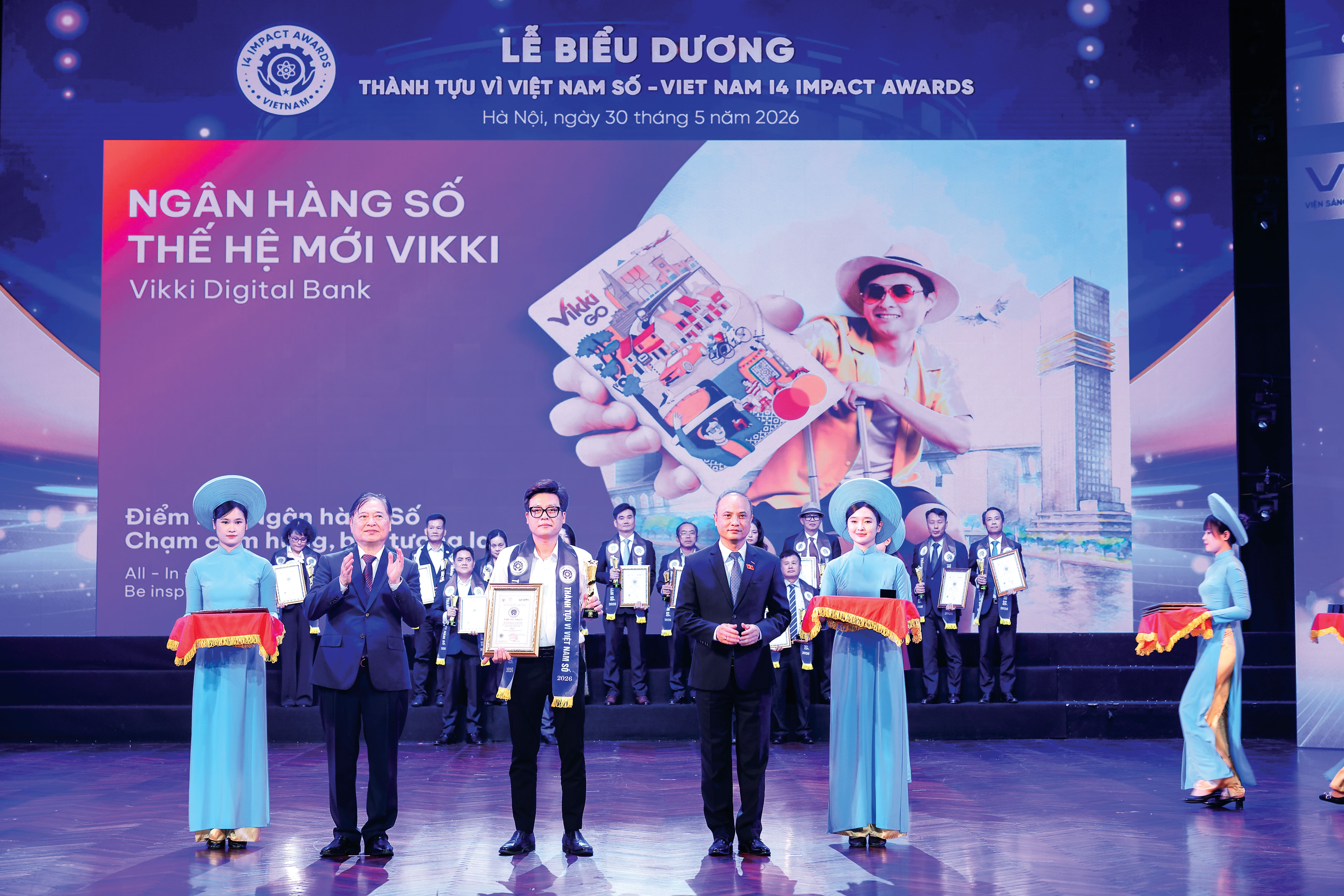 ngan-hang-so-khong-ngung-chuyen-minh-1.JPG